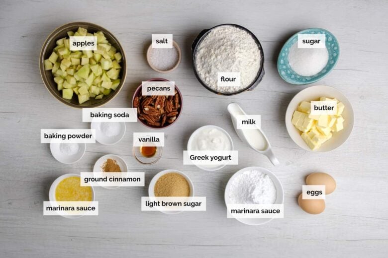 Obuolių kavos pyrago recepto ingredientų nuotrauka.